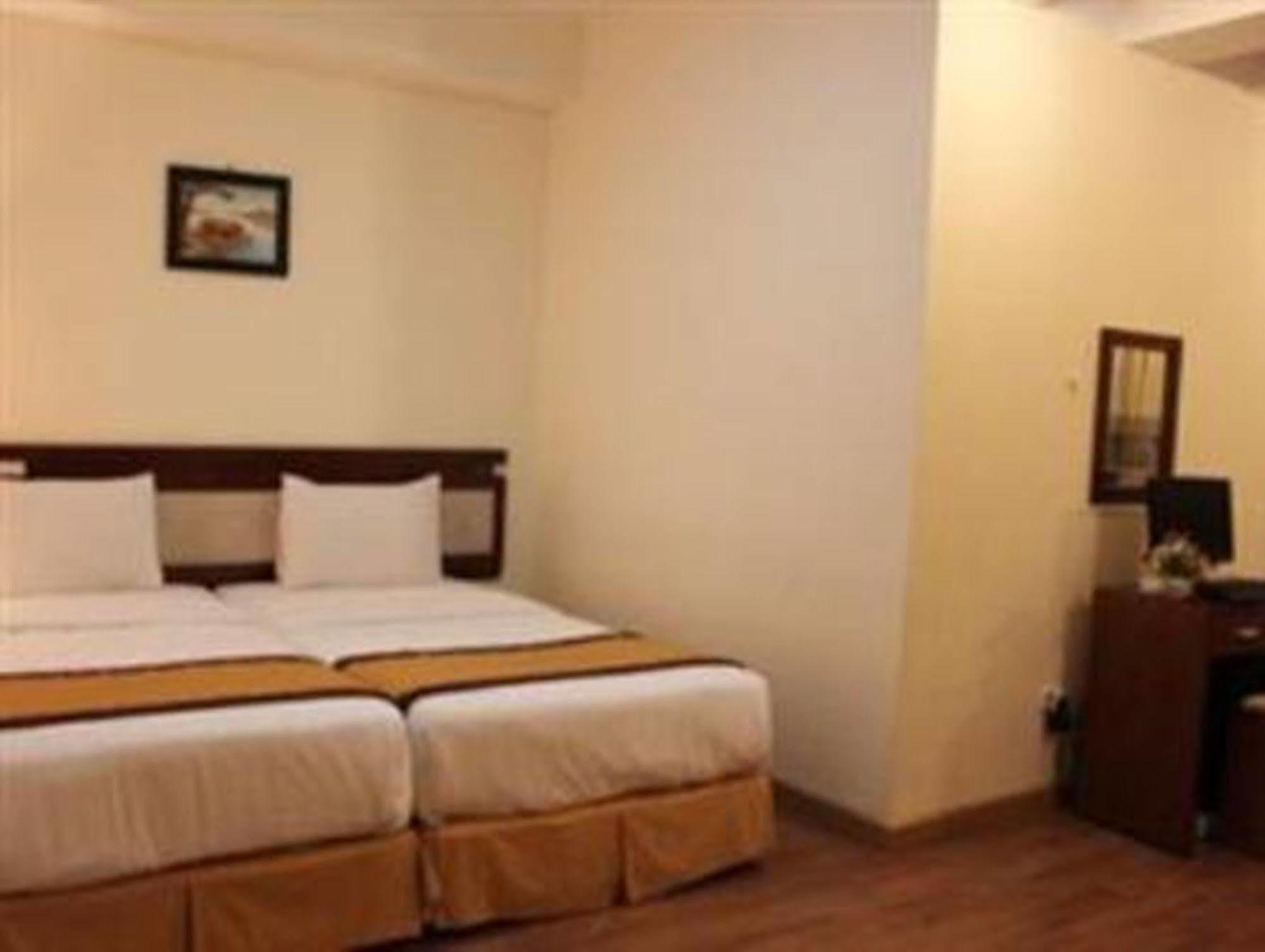 A25 Hotel - 12 Lien Tri Hanoi Exterior foto