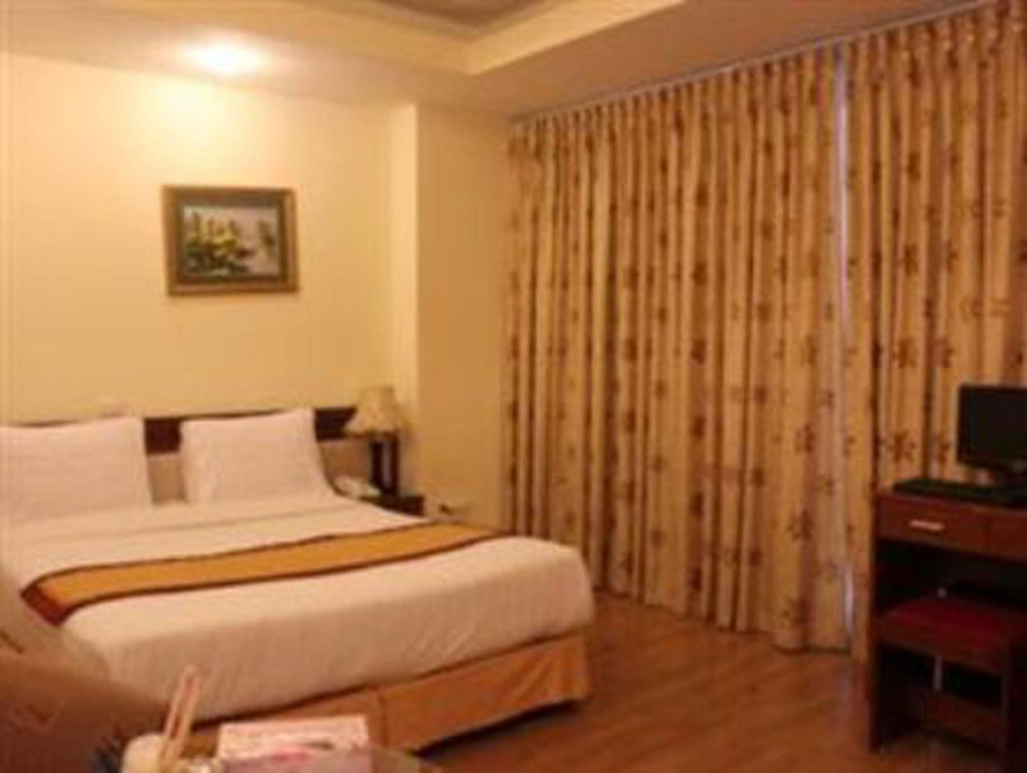 A25 Hotel - 12 Lien Tri Hanoi Exterior foto